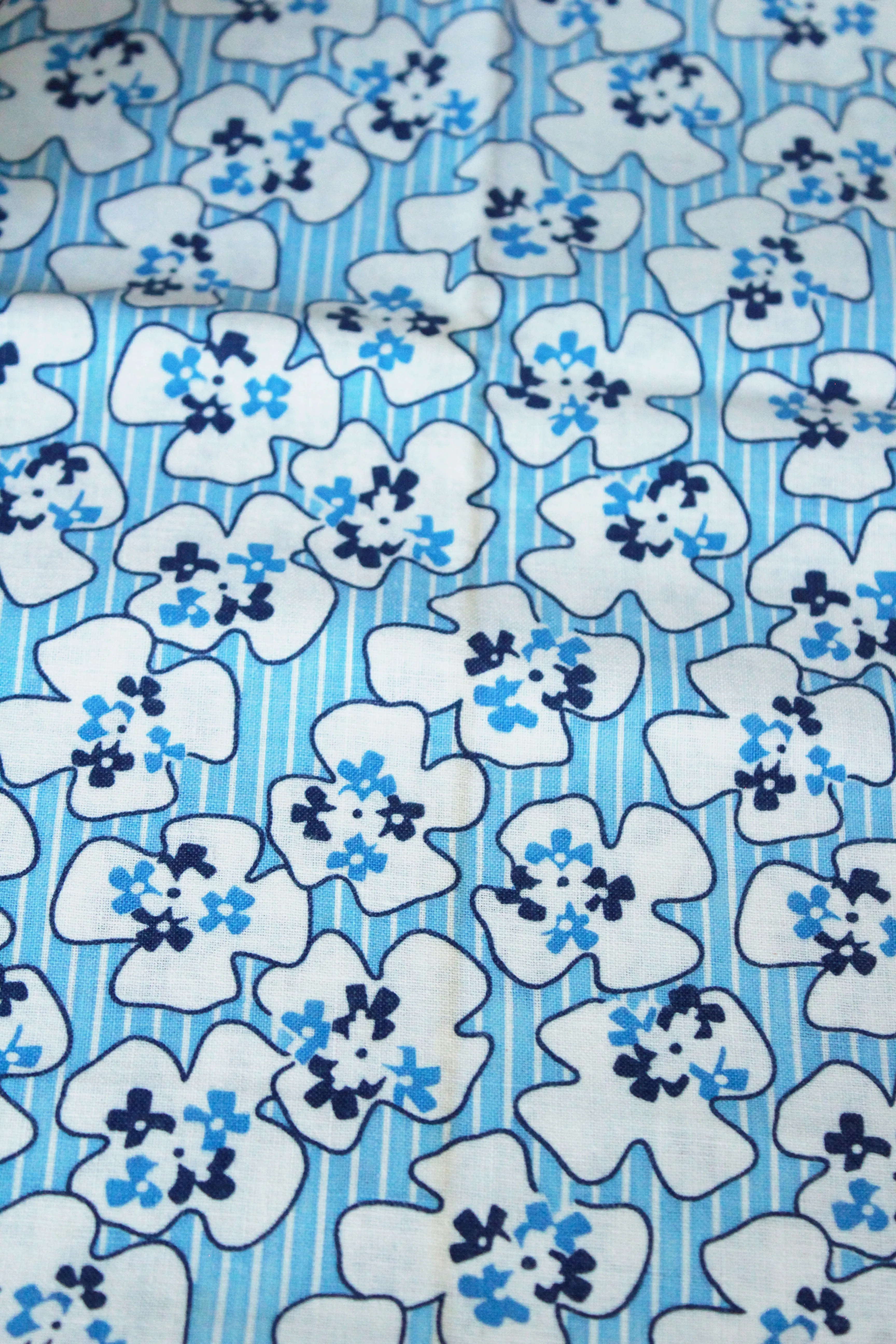 1940s Blue Feedsack With White Flowers, Vintage 1940s Summer Flower Fabric, True Vintage Fabric