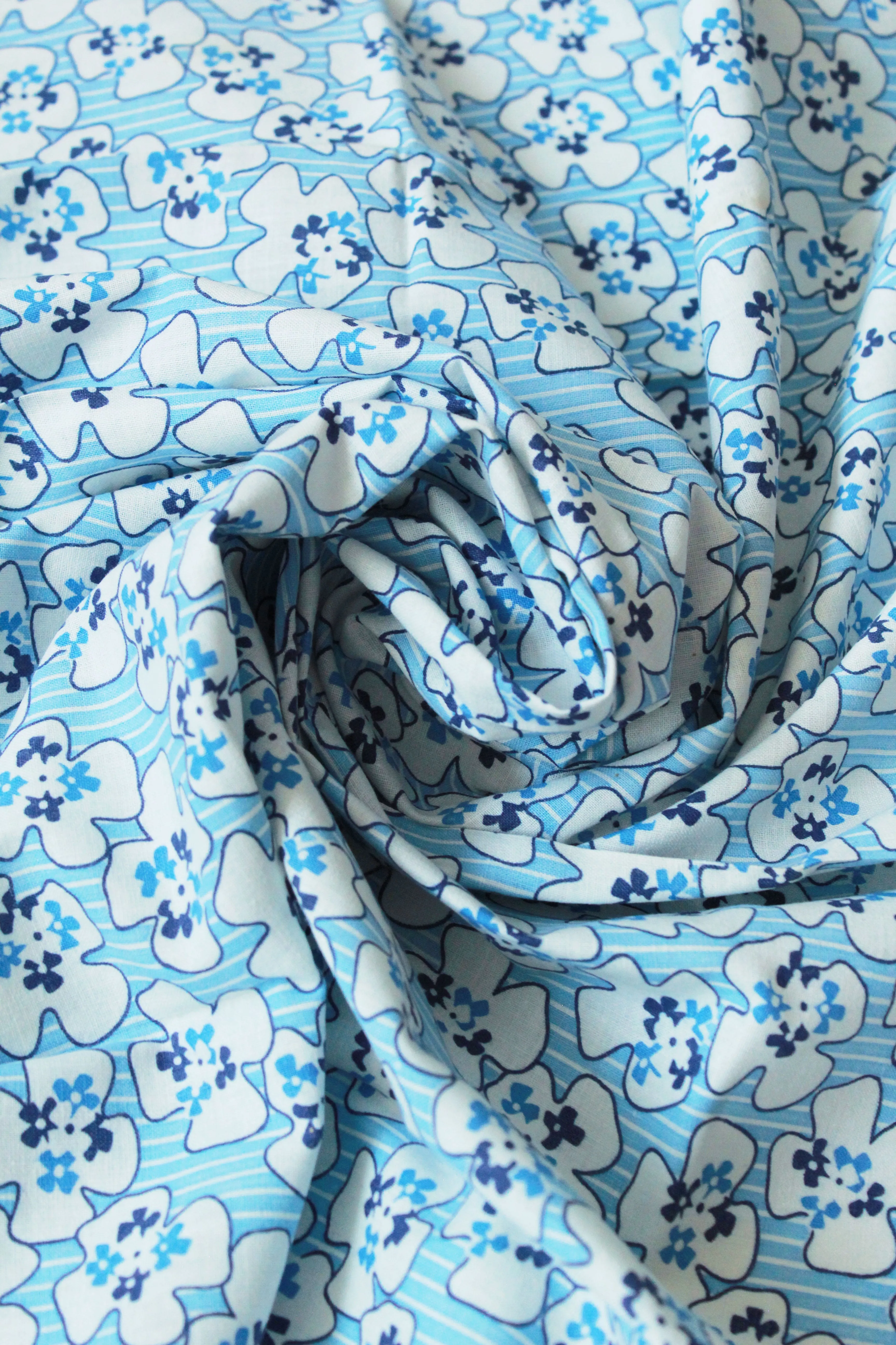 1940s Blue Feedsack With White Flowers, Vintage 1940s Summer Flower Fabric, True Vintage Fabric