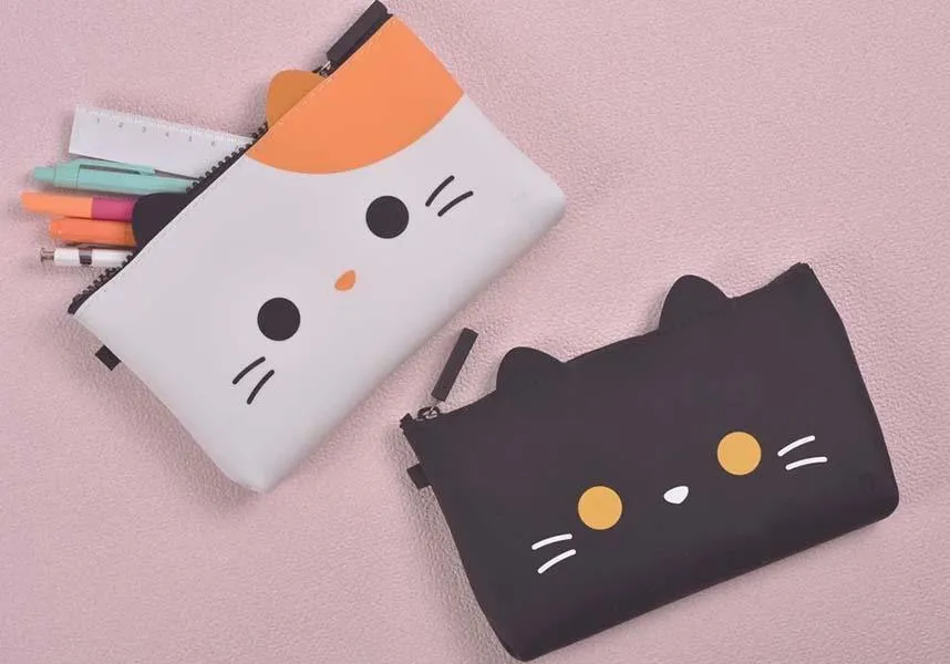 Black Cat | MIMI NUU FRIENDS ZIPPER POUCH