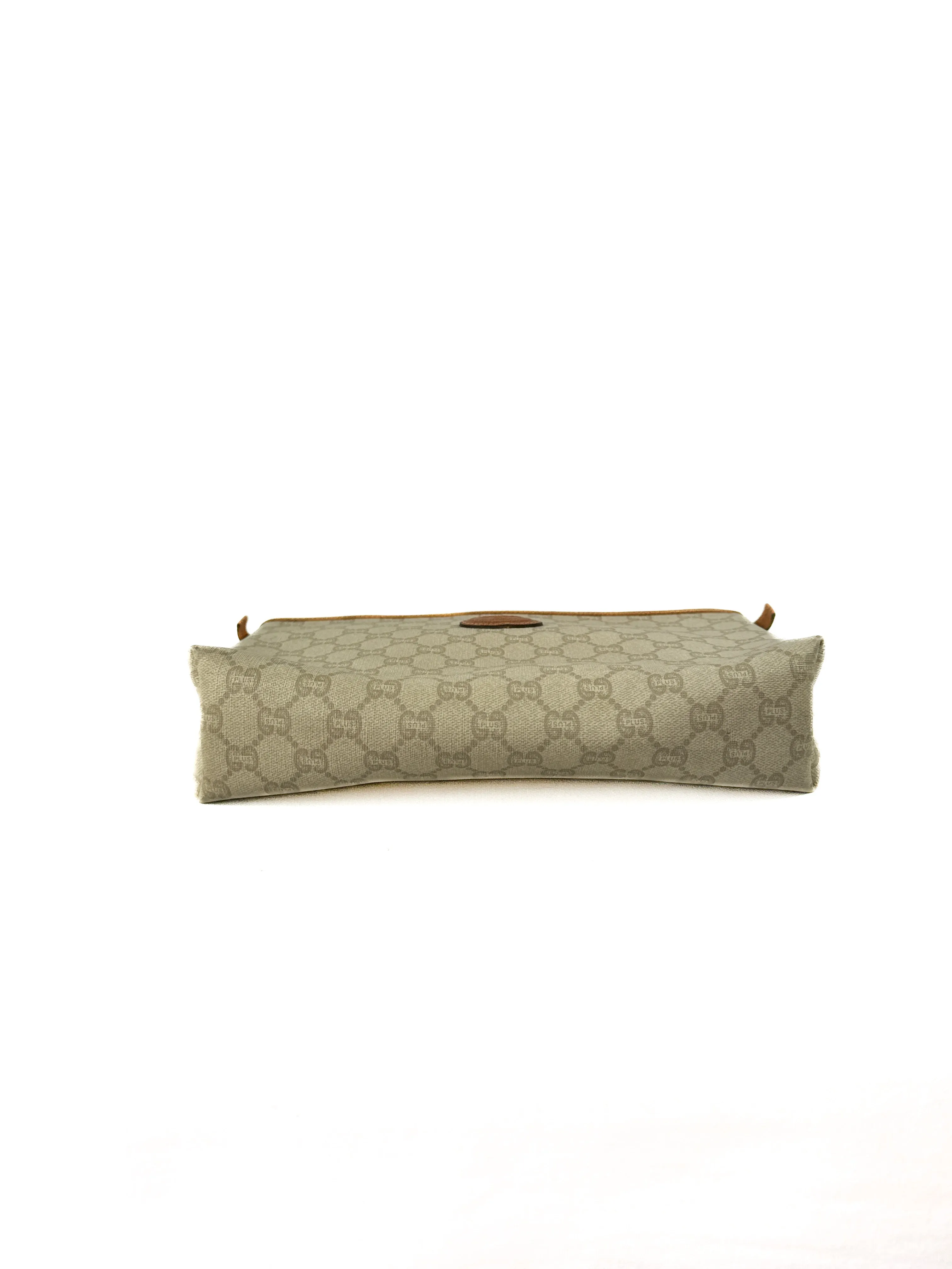 Gucci cream tan signature vintage 80s/90s zip pouch clutch