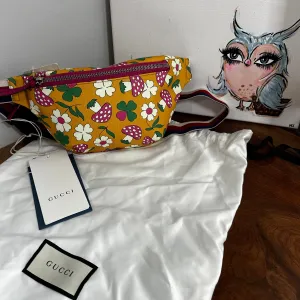 Gucci Floral/Mushroom Sling Bag/Fanny Pack/Bumbag