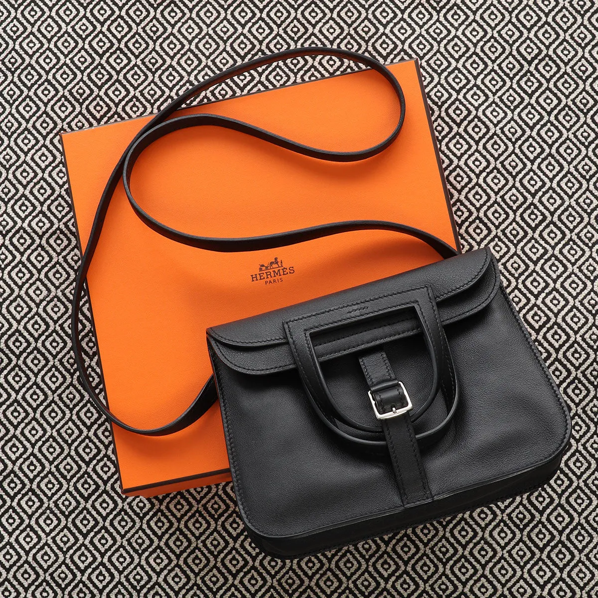 Hermès Black Swift Halzan 22